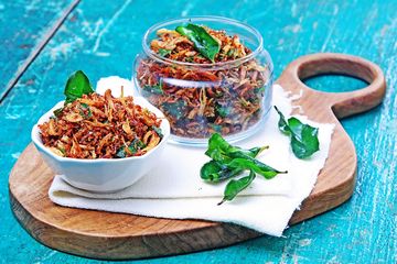 Ayam Suwir Daun Jeruk