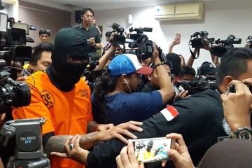 Selain Alasan Sulit Tidur, Ternyata Ini Fakta Mengejutkan Tora dan Mieke Pakai Dumolid