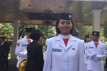 Fariza Putri Salsabila, Remaja Cantik Pembawa Baki Bendera Merah Putih di Istana 
