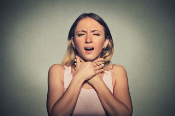Jangan Terburu Panik, Inilah Cara Tepat Menanggulangi Tersedak Duri atau Benda Lainnya