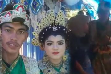 Pengantin Pria di Wajo Sulsel Turun dari Pelaminan Lagi Viral, Mantan Lagi Nyanyi Balolipa Dibeginikan 