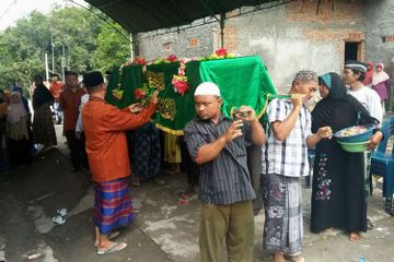 Miris! Sudah 1,5 Bulan Wafat, Jenazah TKI Asal Malaysia Ini Baru Dipulangkan ke Kampung