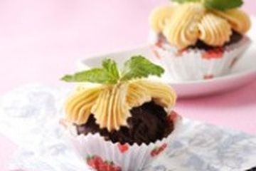 CUP CAKE COKELAT WORTEL