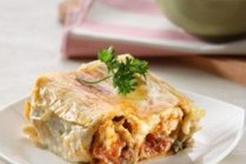 LASAGNA GULUNG BAYAM BOLOGNAISE