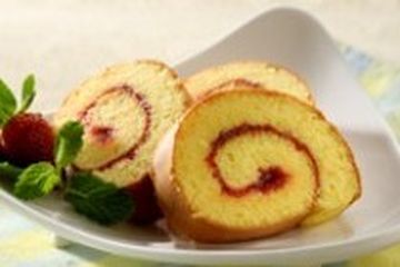 BOLU GULUNG STROBERI