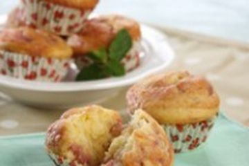 BLUEBERRY CHEESE MUFFIN