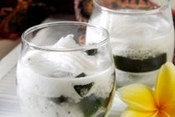 ES KELAPA CINCAU HIJAU