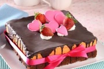 CHOCO PINK VALENTINE CAKE