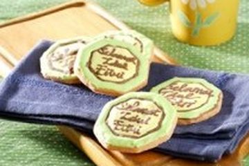 KUE KERING COKELAT STROBERI