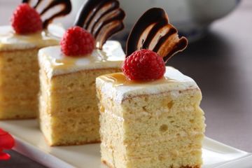 KARAMEL BUTTRSCOOTT CAKE