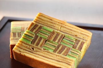 LAPIS LEGIT BATIK