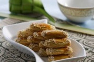 KUE KERING ALMOND WIJEN