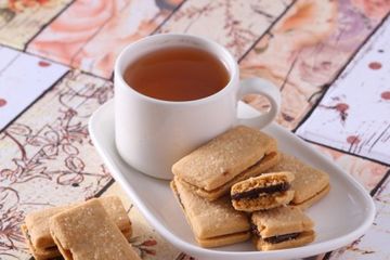KUKIS TUMPUK KACANG COKELAT