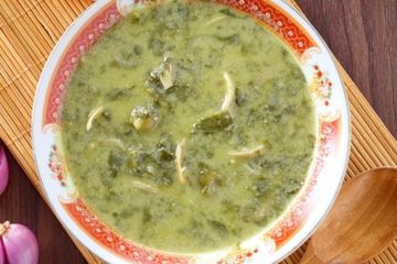 DAUN UBI TUMBUK