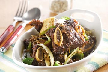 Sensasi Rasa Lezat Hadir dalam Semangkuk Iga Sapi Masak Kecap Inggris