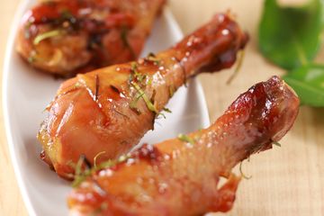 Hmm, Lezatnya Paha Ayam Bakar Madu Aroma Jeruk Ini Sungguh Menggoda 