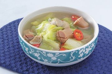 Sup Sawi Putih Sosis Jamur, Hangatnya Pas Disajikan Untuk Menu Sahur Praktis