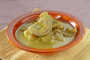 Super Mudah Membuat Daging Kuning Bumbu Jeruk yang Aromanya Bikin Perut Keroncongan