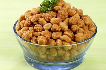 Temani Momen Tahun Baru dengan Kacang Telur Manis Pedas yang Gurih & Renyah