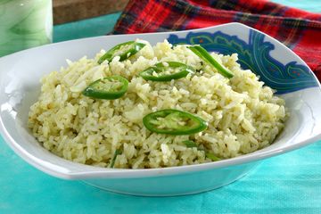 Buat Nasi Goreng Hijau Sendiri dengan Bahan yang Ada di Rumah 