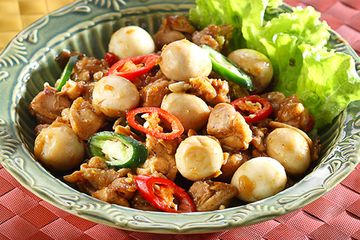 Enggak Perlu Jago Masak Untuk Membuat Ayam Tumis Telur Puyuh Ini, Mudah Banget!