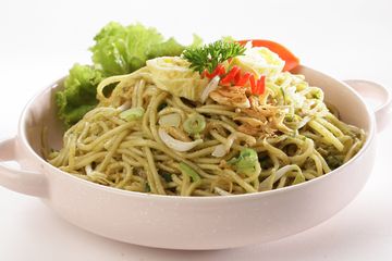 Tak Salah Manjakan Keluarga Dengan Mi Goreng Cabai Hijau Untuk Sarapan Esok