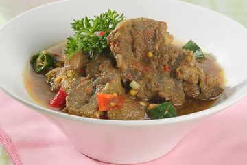 Percaya Enggak, Bikin Daging Bumbu Acar Seenak Ini Cuma Butuh Tiga Langkah, Lo!