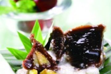 TUM BOLA COKELAT ISI PISANG