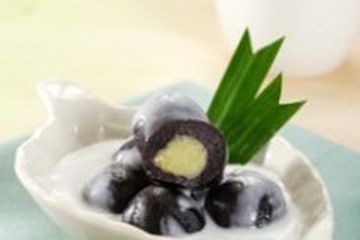 PUTRI MANDI KETAN HITAM