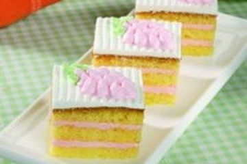 CAKE KEJU STROBERI