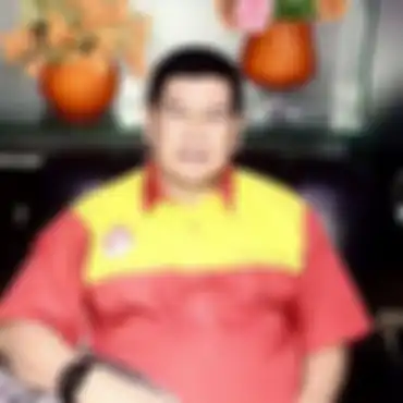 Rudi Samin pemilik tanah yang bikin polisi turun tangan dalam kasus beras bansos dikubur punya masalah belum selesai dengan JNE Depok. 