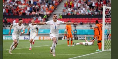 Man of the Match EURO 2020 - Tomas Holes, Kuat di Belakang, Tajam ke di Depan