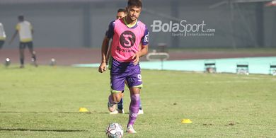 Persija Dikaitkan dengan Eks Kiper Persib dan Gelandang Jepang Serbabisa