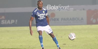 Victor Igbonefo Jalani Musim Terakhir bersama Persib, Bojan Hodak Beri Kado Spesial