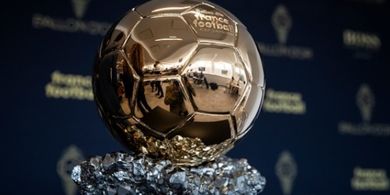 Ballon d'Or Untungkan Penyerang, Guru Zinedine Zidane: Trofi Bodoh!