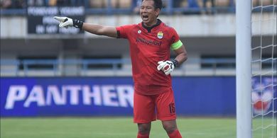 Persija Mainkan Cyrus Margono, Persib Tak Kunjung Turunkan Kiper Calon Pemecah Rekor Pemain Tertua