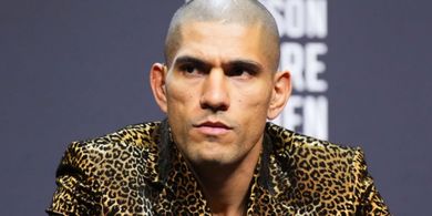 Alex Pereira Dituding Berbohong, Daniel Cormier Curiga Cuitan Soal UFC Bukan Kasus Peretasan