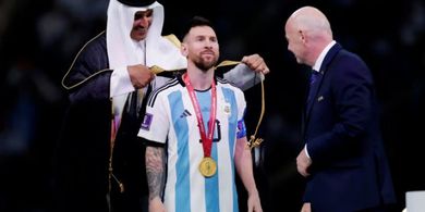 Mengenal Bisht, Jubah Khas Arab yang Dikenakan Lionel Messi Saat Angkat Trofi Piala Dunia 2022