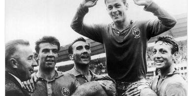 Legenda Piala Dunia - Just Fontaine, Tampil Sekali Langsung Bikin Rekor Abadi