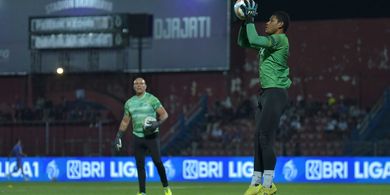 Masuk Daftar Susunan Pemain Jadi Kado Natal Spesial Bagi Kiper 20 Tahun Milik Persib