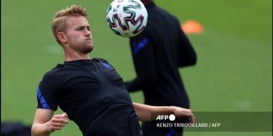 Kualifikasi Piala Dunia 2026 - Koeman Sakit Kepala, Bek Man United Dicoret Timnas Belanda