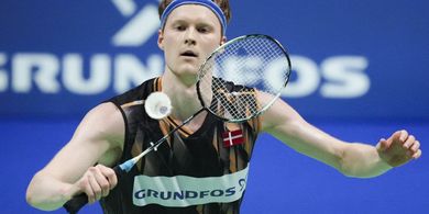 Curhat Anders Antonsen soal Perasaannya saat Lihat Lawan Angkat Trofi Thailand Open 2025