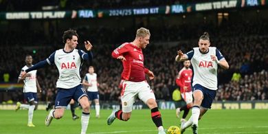 Hasil Piala Liga Inggris - Kiper 2 Kali Blunder setelah Unggul 3-0, Tottenham Nyaris Di-Comeback Man United