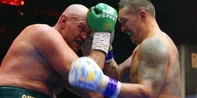 Hasil Tinju Dunia - Oleksandr Usyk Ungguli Tyson Fury dengan Mutlak, Rekor Langka Muhammad Ali dkk Batal Terulang