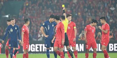 ASEAN Cup 2024 - Fans Thailand Tuding Wasit Berpihak ke Vietnam Gara-gara Satu Hal yang Bikin Heboh