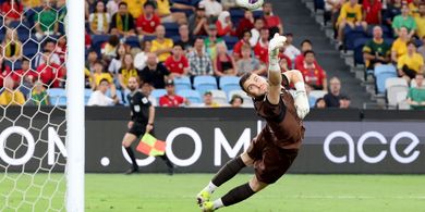 Badai Petir dan Rekan Setim Ngaco, Maarten Paes Kebobolan 4 Gol dari Tim Besutan Pelatih Legendaris Amerika