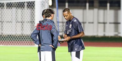 Soal Gaya Melatih Patrick Kluivert yang Biarkan Alex Pastoor Kendalikan Timnas Indonesia, Manajer: Masyarakat Jangan Meragukan!