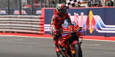 Hasil MotoGP Belanda 2025 - Alex Marquez Patah Tulang, Strategi Bagnaia Tak Manjur untuk Kejar Marc Marquez