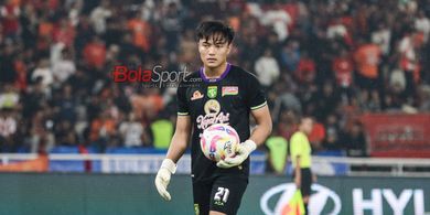 Kiper Timnas Indonesia Sebut Laga Lawan Arema FC Tak Spesial, Persebaya Siap Kejar Persib