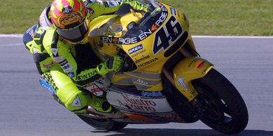 SEJARAH HARI INI - Start Pole Position Pertama Valentino Rossi di Kelas Utama Grand Prix